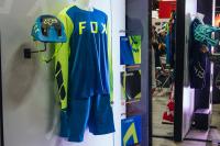 s1200_Fox_Racing_Attack_Pro_Jersey_and_FlexAir_DH_Pant.jpg